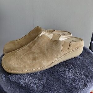 Gianni Bini Tan Suede Women's Slippers